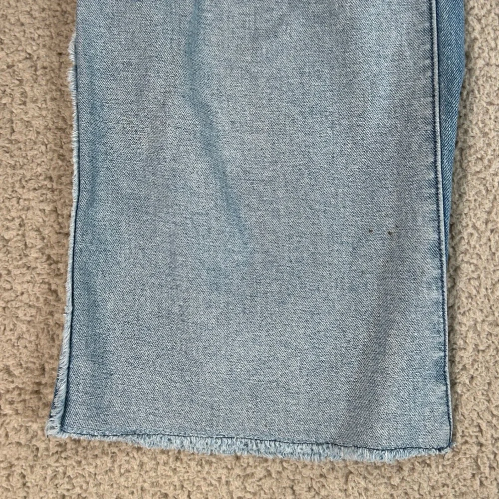 Levi's 94 Baggy Wide Leg Jeans Light Wash Denim Cropped Raw Hem Size 10  Reg